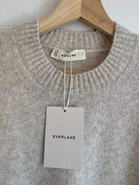 NWT Everlane The Cloud Crewneck Sweater - Alpaca Blend-  HEATHERED OAT- Small